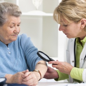 Причины возникновения опоясывающего лишая Заразен ли опоясывающий лишай?